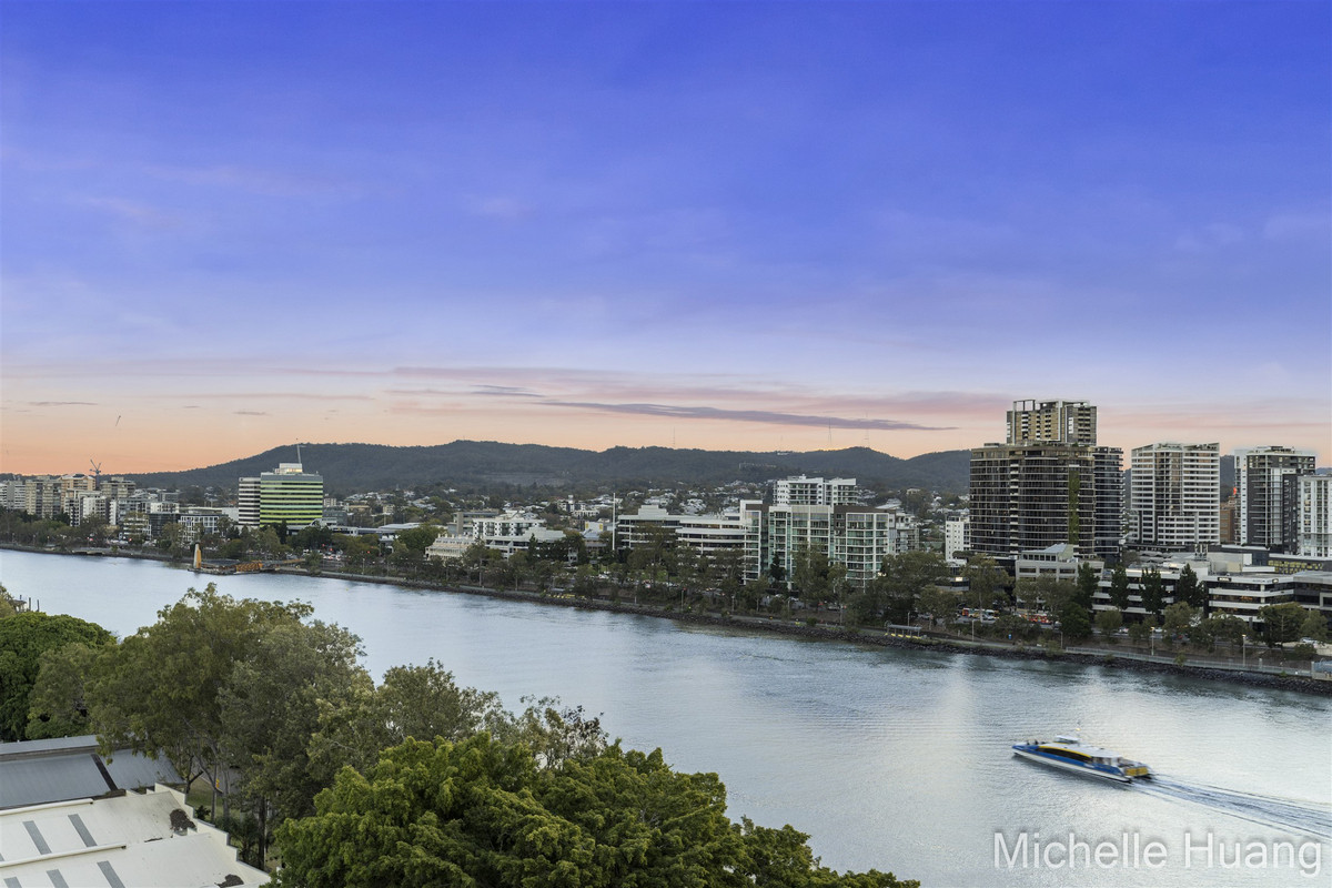 Inner City Living At Its Finest: Spacious Layout, Location & Stunning Views!