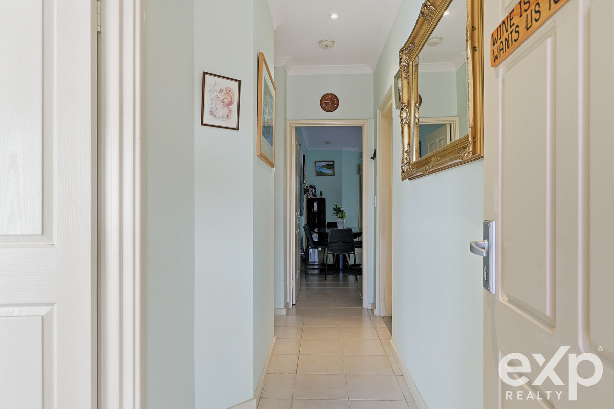 Over 55s Villa in the Heart of Rockingham