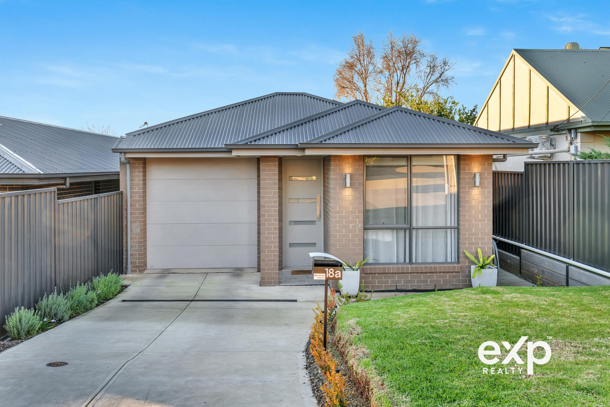 Beautifully Presented, Move-In Ready in the Heart of Ridgehaven