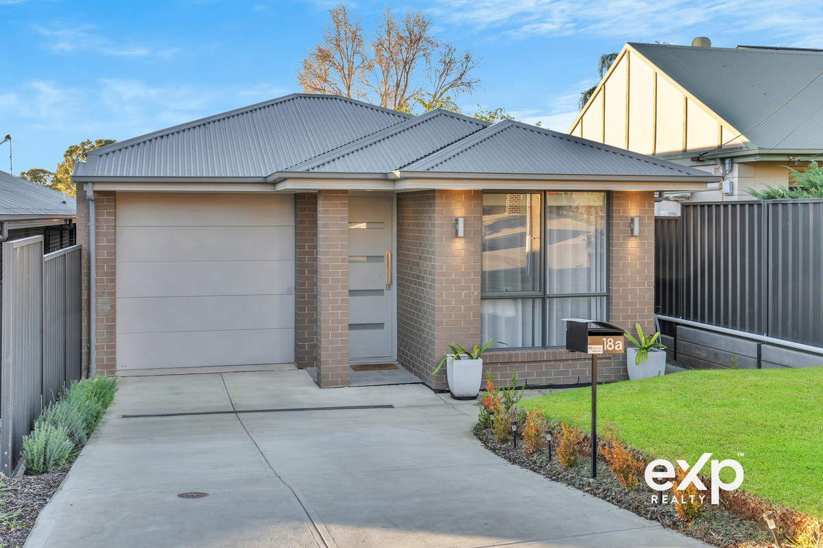Beautifully Presented, Move-In Ready in the Heart of Ridgehaven