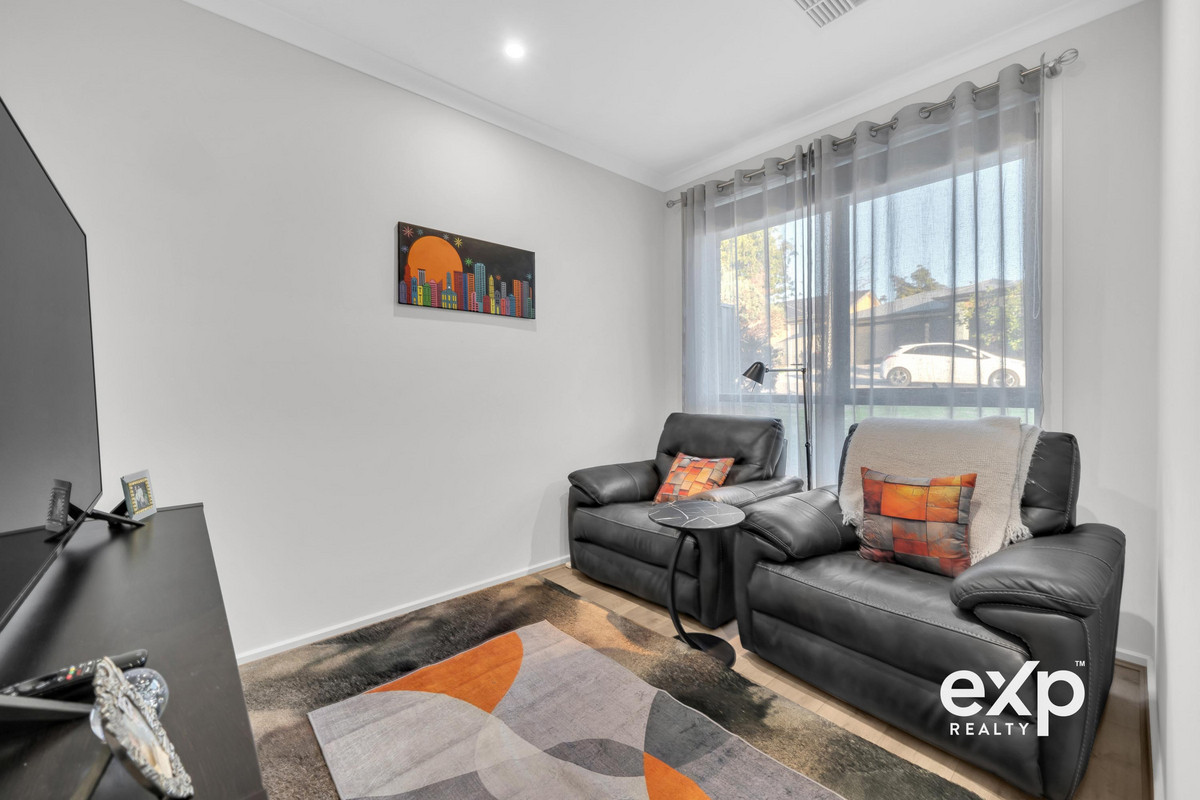Beautifully Presented, Move-In Ready in the Heart of Ridgehaven