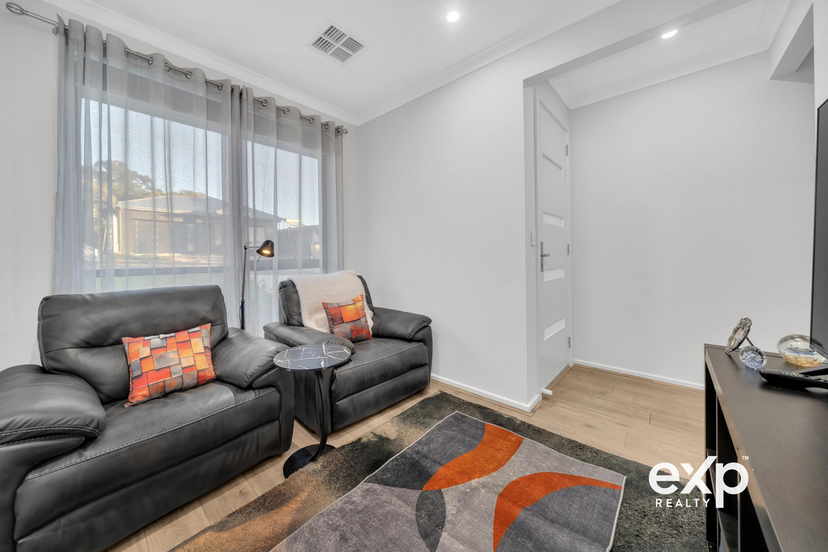 Beautifully Presented, Move-In Ready in the Heart of Ridgehaven