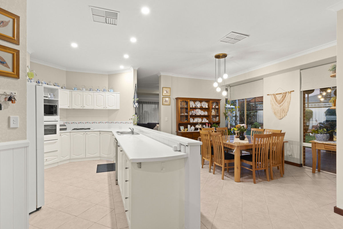 Under offer with Naomi