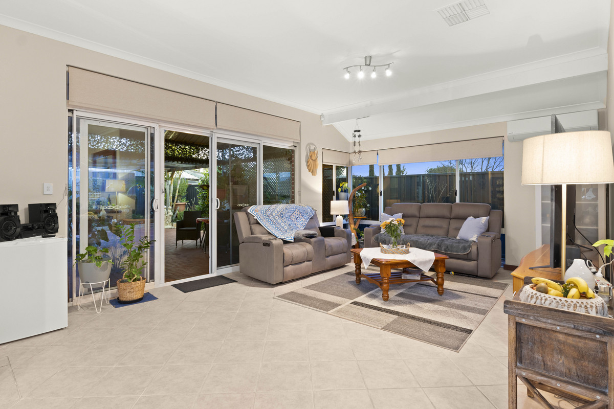 Under offer with Naomi