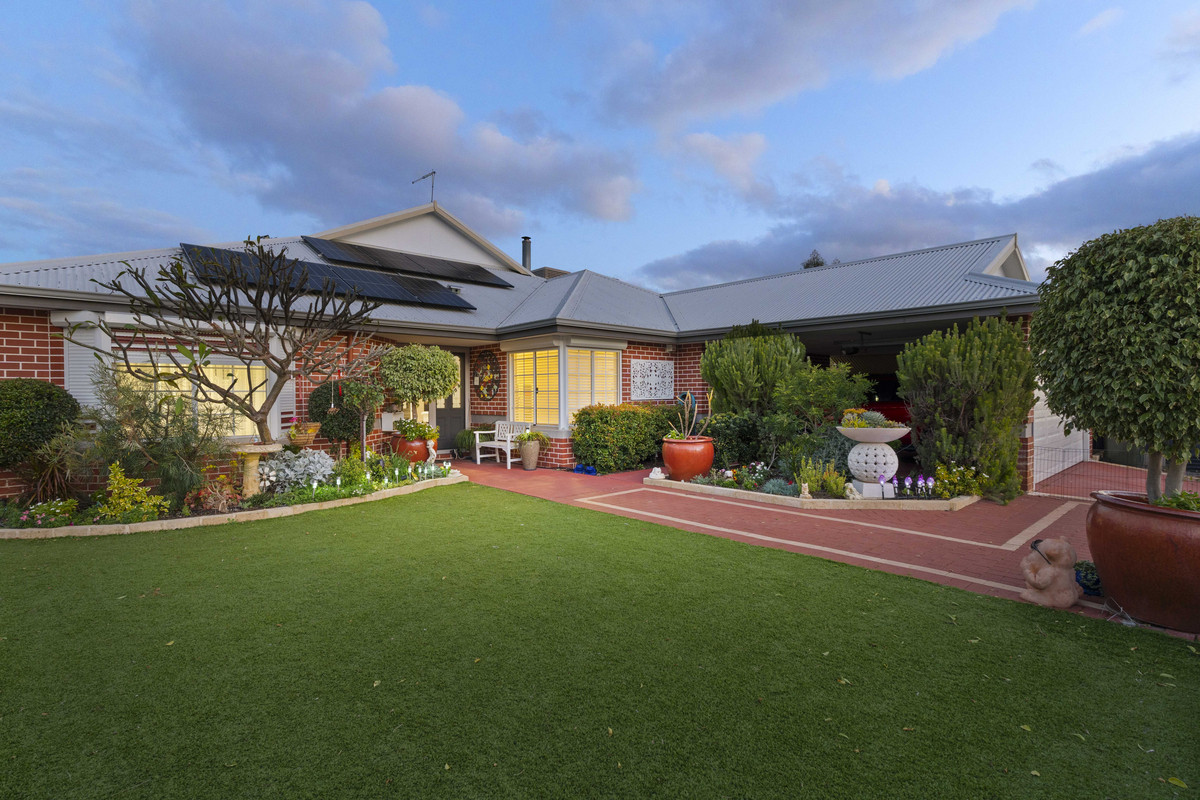 Under offer with Naomi