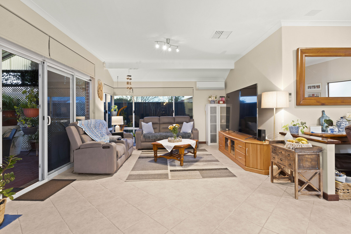 Under offer with Naomi