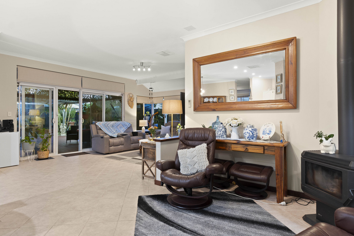 Under offer with Naomi