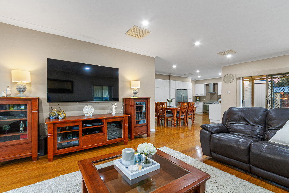 Versatile Home with Separate Unit, Workshop & Impressive Shedding