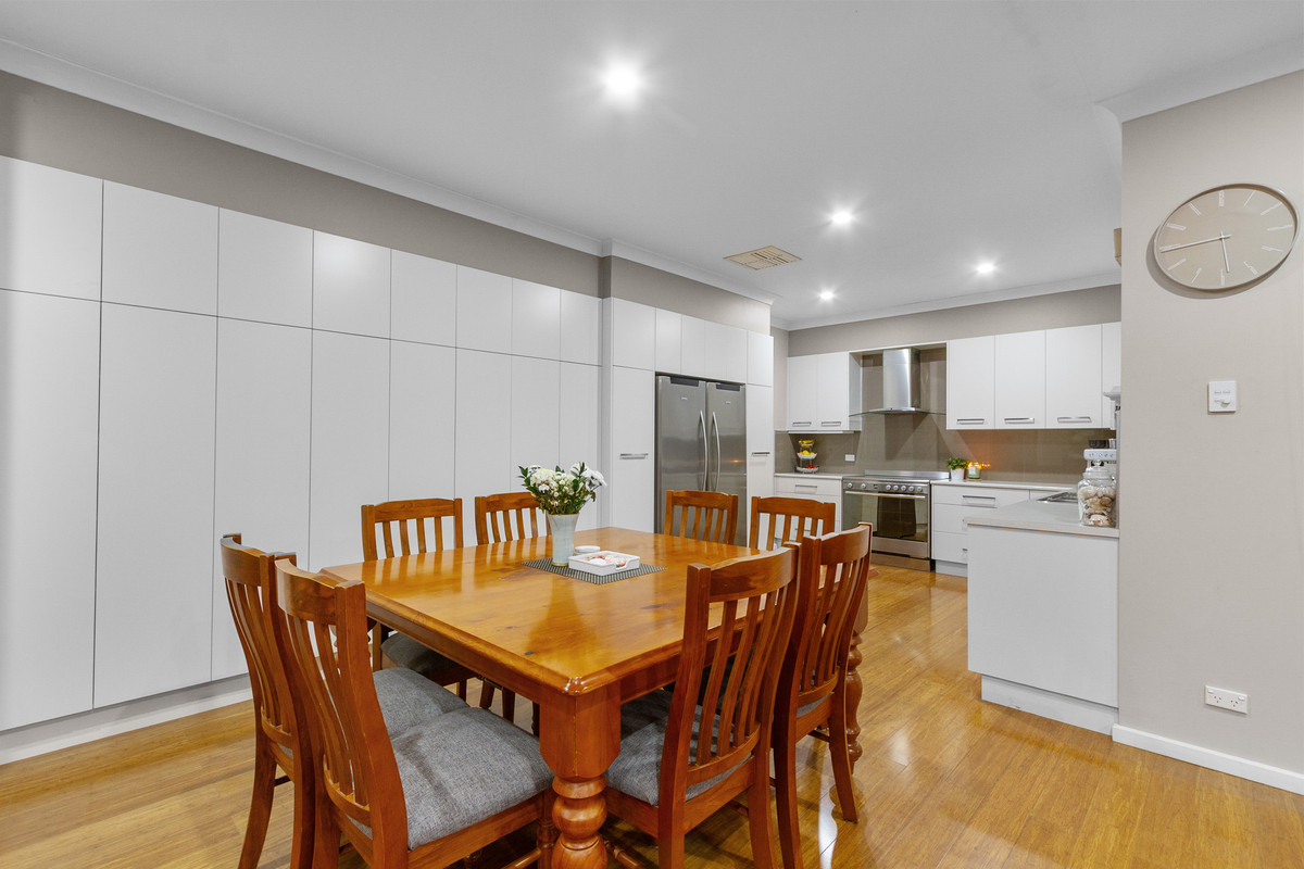 Versatile Home with Separate Unit, Workshop & Impressive Shedding