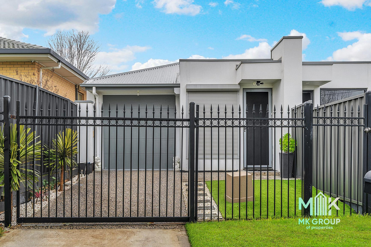 STYLISH, LOW-MAINTENANCE LIVING IN THE HEART OF HOLDEN HILL.