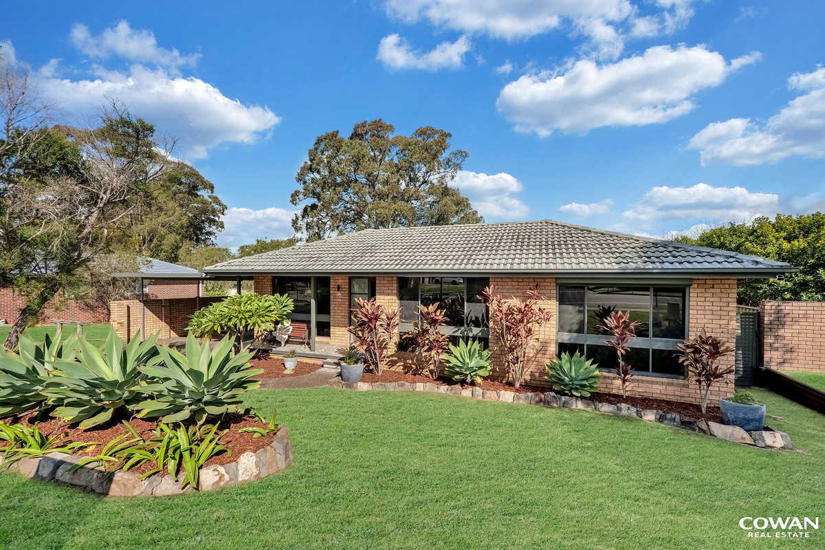 Freshly Updated Family Living in a Prime Ashtonfield Location