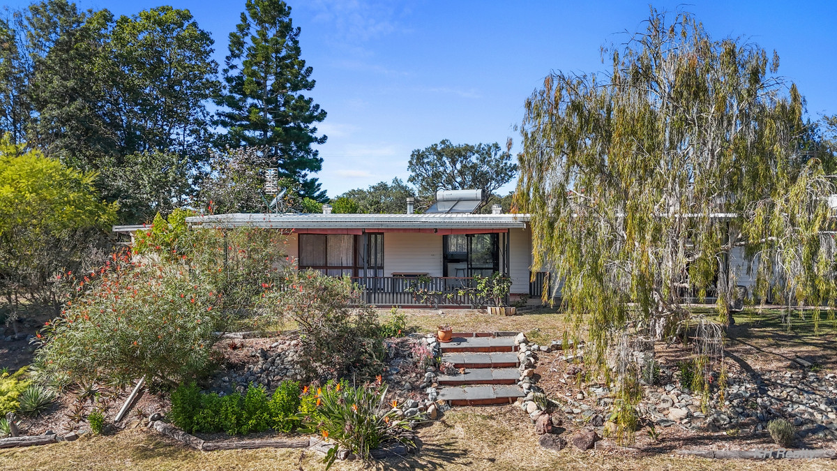 A Private Country Sanctuary with Creek Frontage