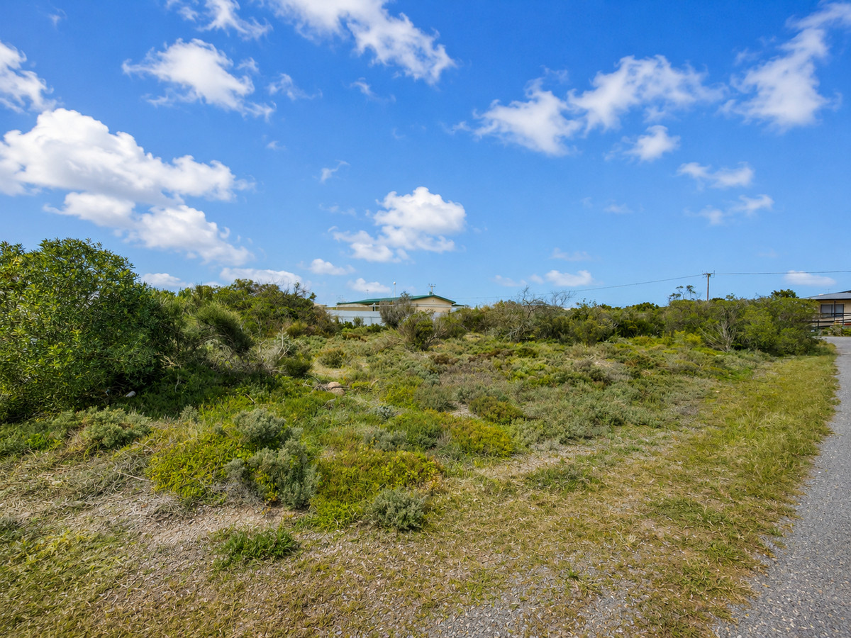 A Coastal Escape with Space, Serenity and Convenience