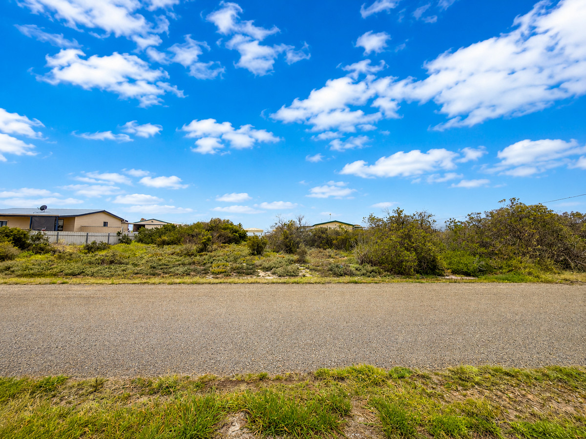 A Coastal Escape with Space, Serenity and Convenience