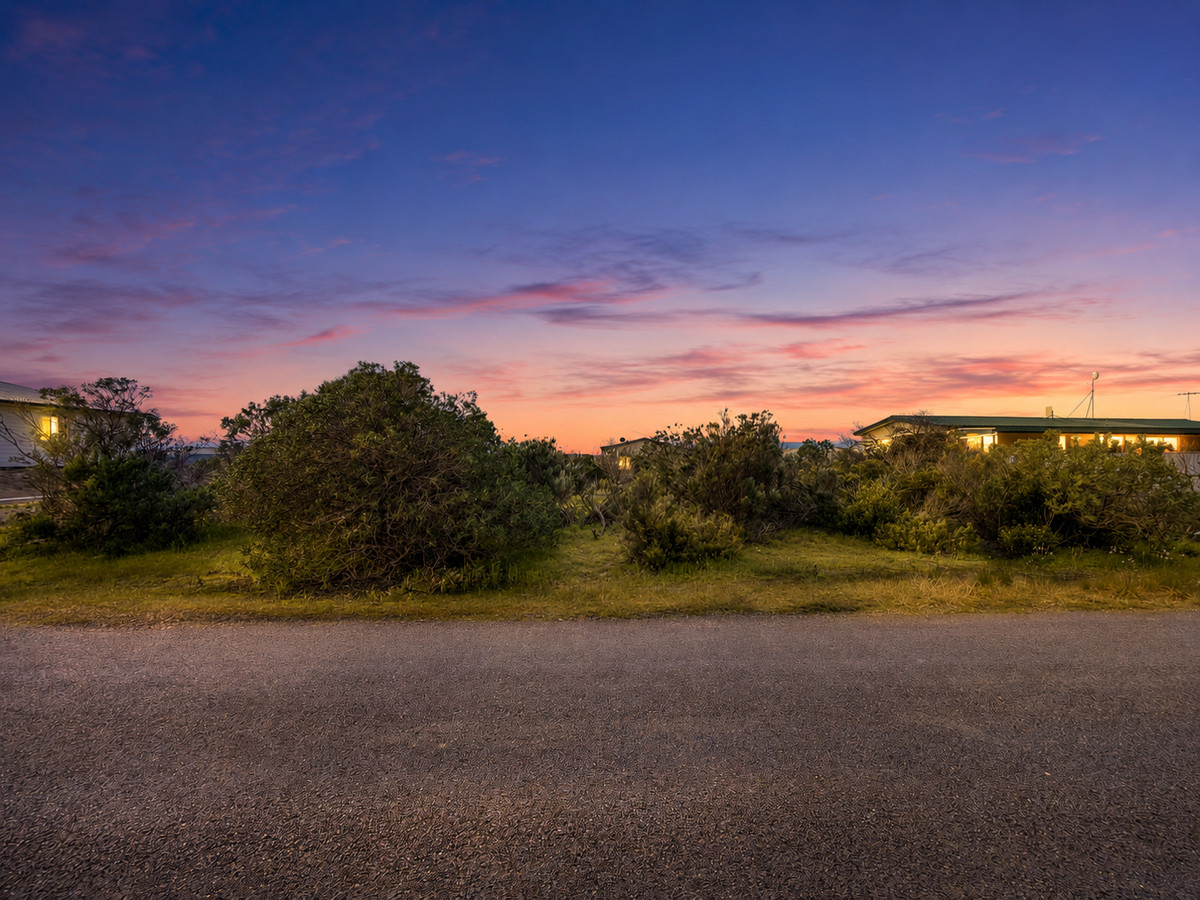 A Coastal Escape with Space, Serenity and Convenience