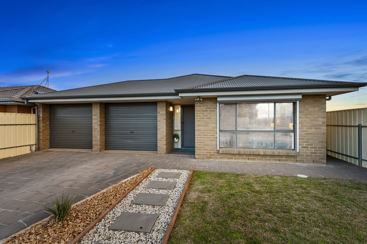 Modern Family Living in a convenient location