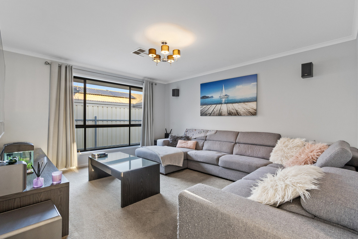 Modern Family Living in a convenient location