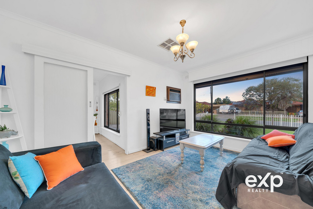Endless Opportunity on a Generous 696m² Allotment (approx.)
