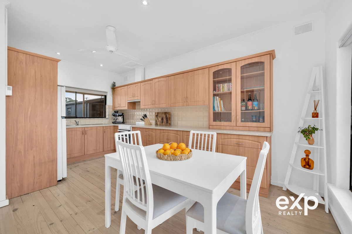 Endless Opportunity on a Generous 696m² Allotment (approx.)