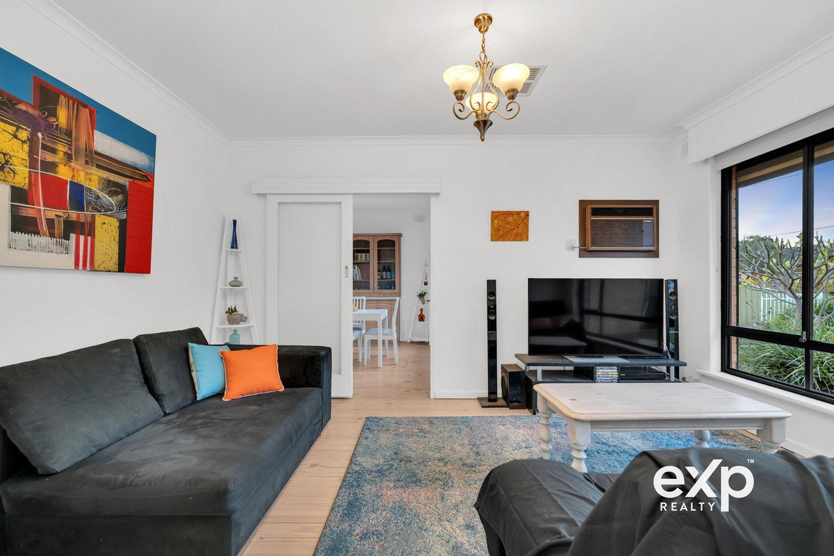 Endless Opportunity on a Generous 696m² Allotment (approx.)