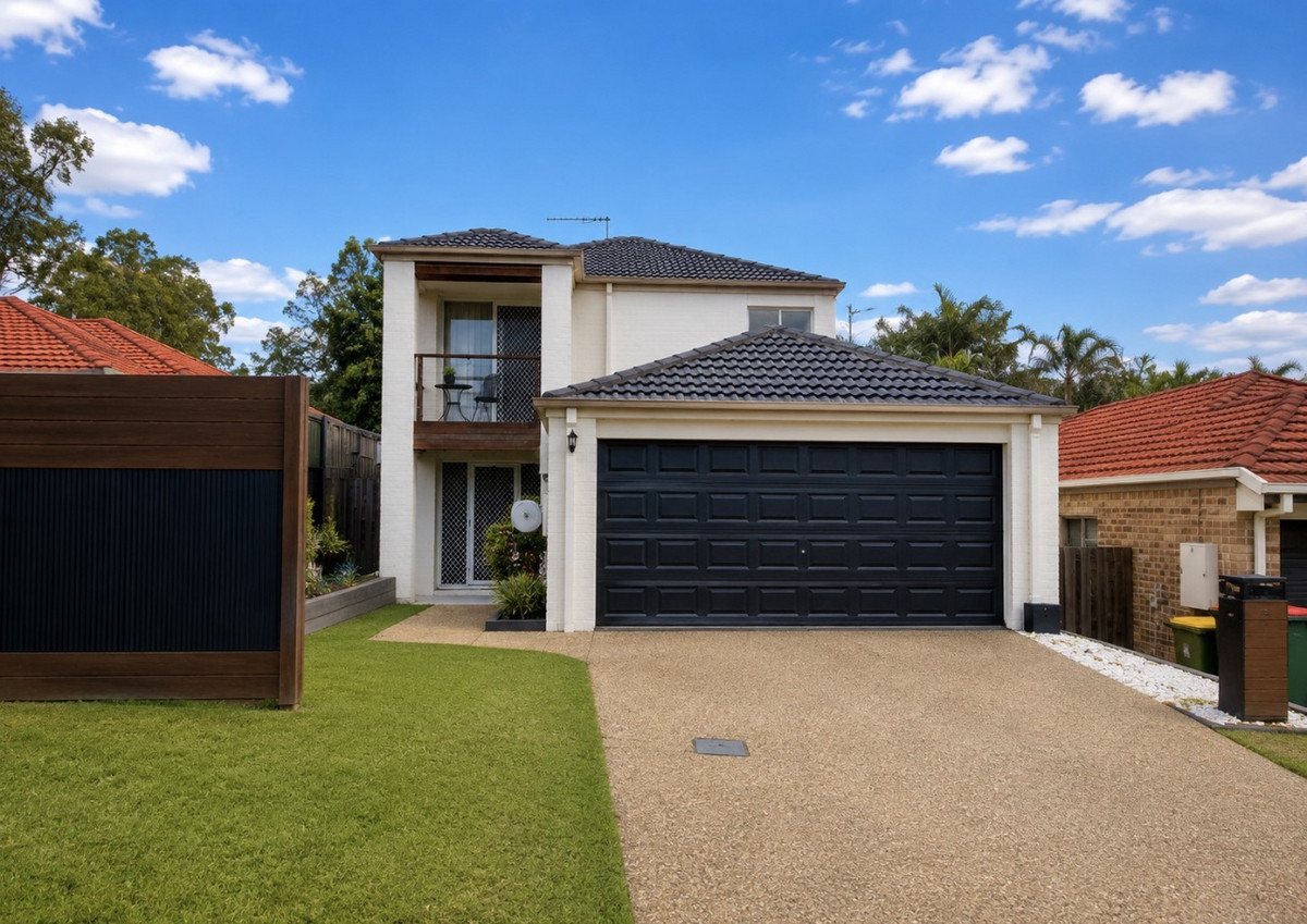 Move Straight In – Beautiful Family Home with Dual Outdoor Decks
