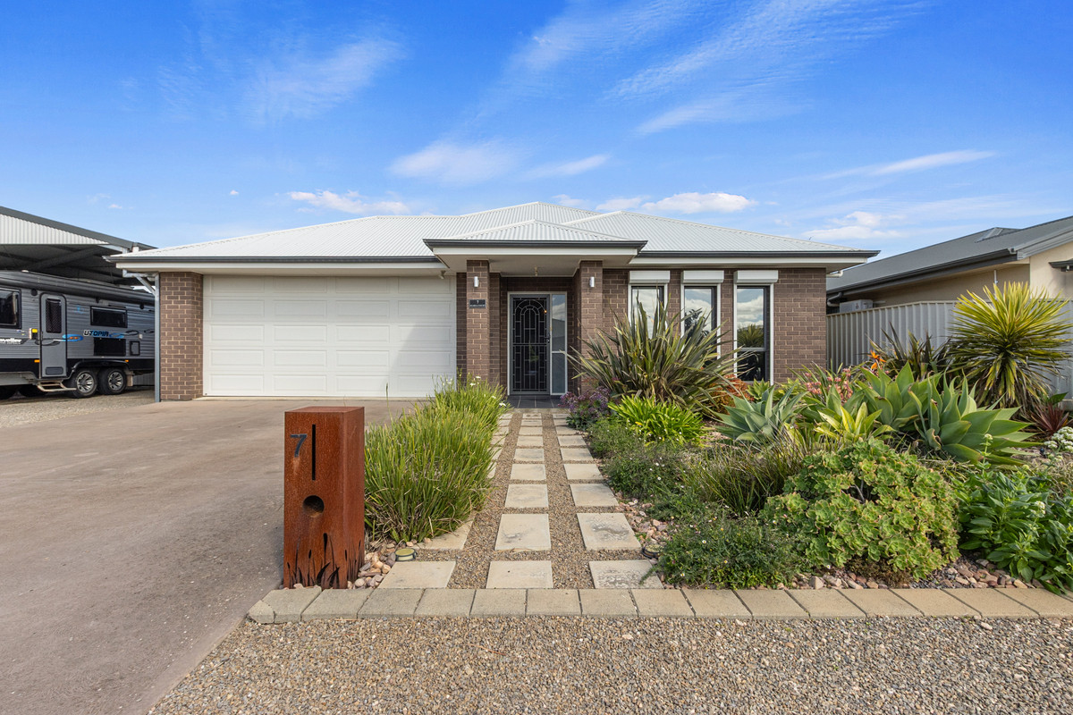 Residential for sale in North Moonta, 7 Maria Court, North Moonta SA 5558, 902 m²