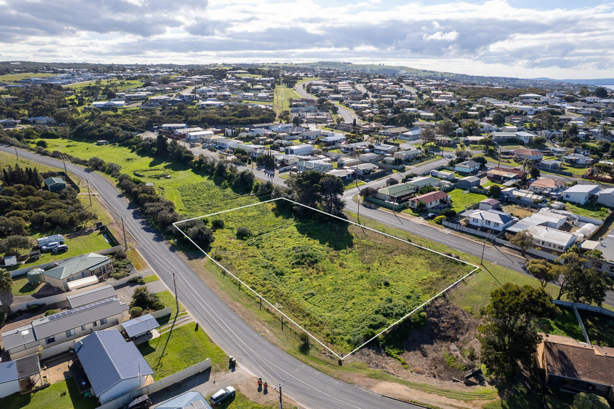 Expansive Residential Allotment with Subdivision Potential