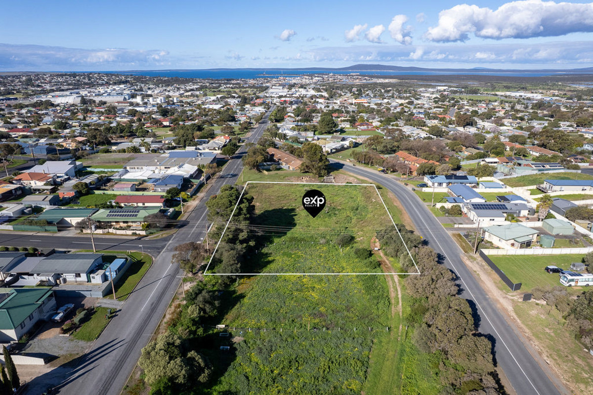 Expansive Residential Allotment with Subdivision Potential