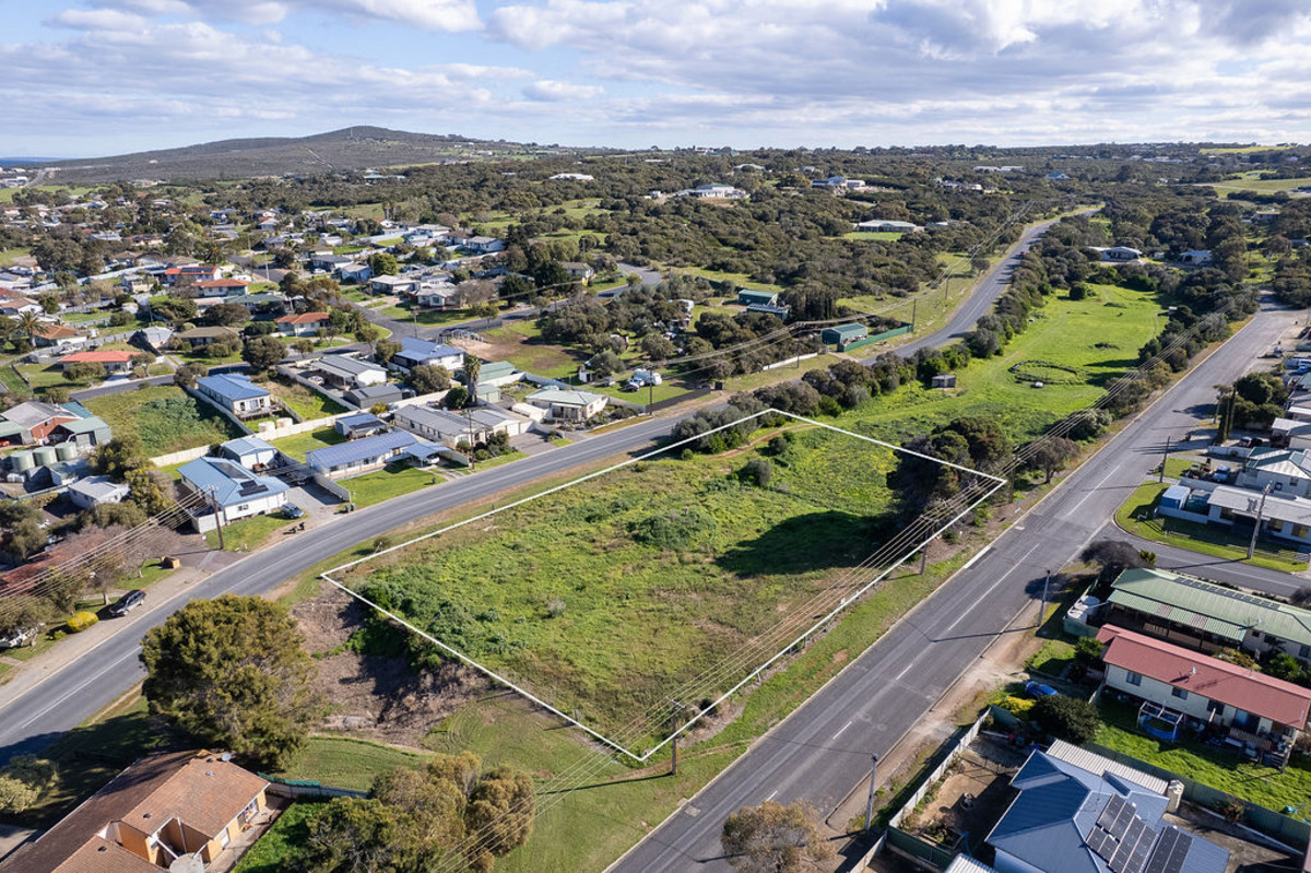Expansive Residential Allotment with Subdivision Potential