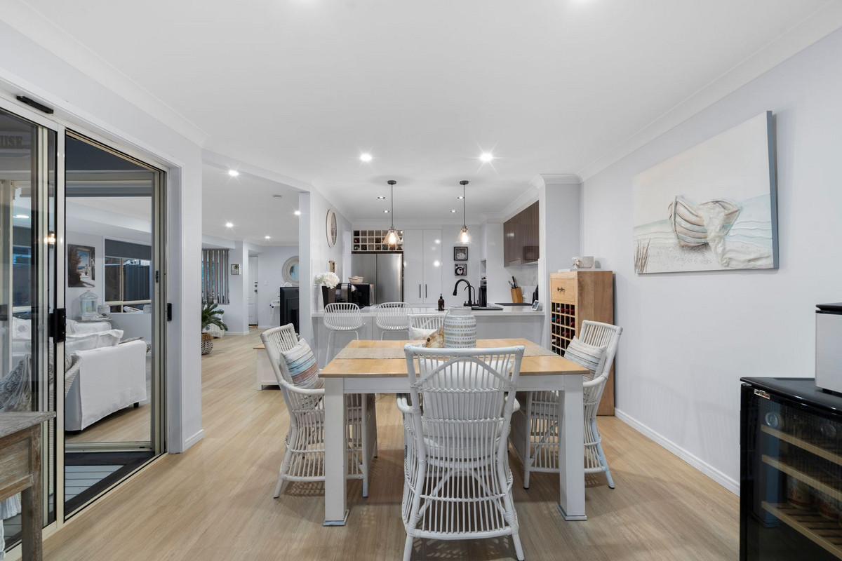 RENOVATED TO PERFECTION | ENORMOUS OUTDOOR OASIS | ABSOLUTE MUST INSPECT!