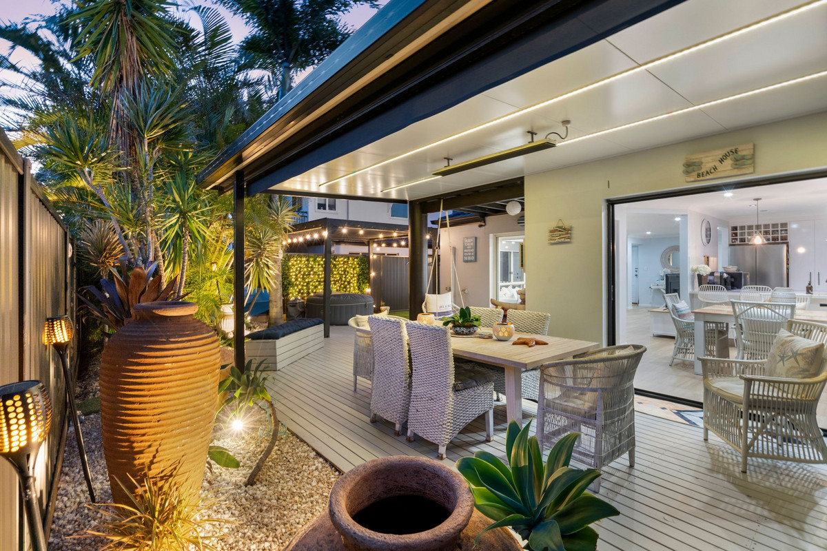 RENOVATED TO PERFECTION | ENORMOUS OUTDOOR OASIS | ABSOLUTE MUST INSPECT!