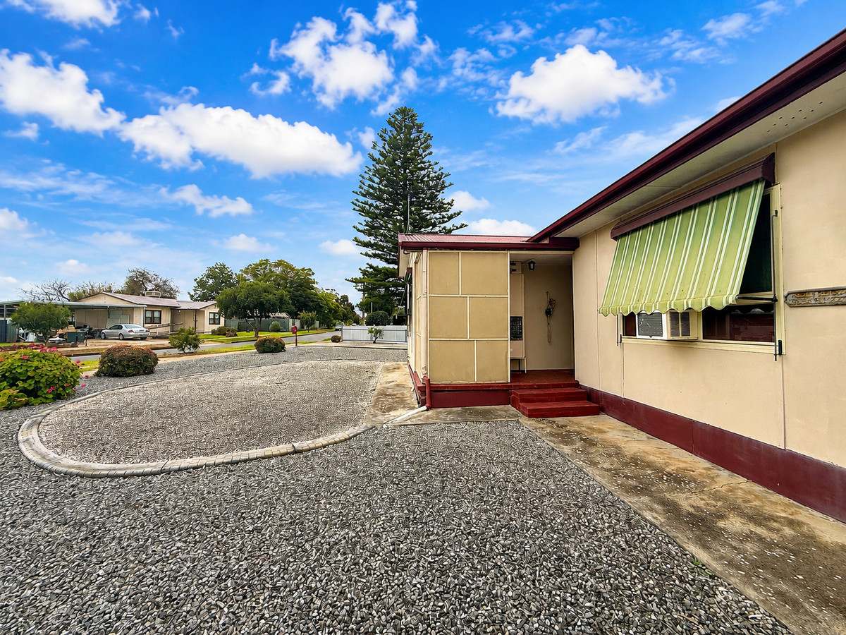 Residential for sale in Elizabeth Downs, 12 Barton Road, Elizabeth Downs SA 5113, 654 m²