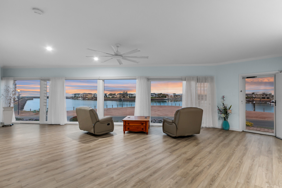 Residential for sale in Wallaroo, 2 Inverness Way, Wallaroo SA 5556, 422 m²