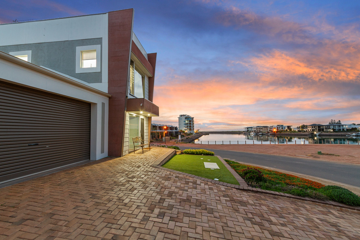 Residential for sale in Wallaroo, 2 Inverness Way, Wallaroo SA 5556, 422 m²