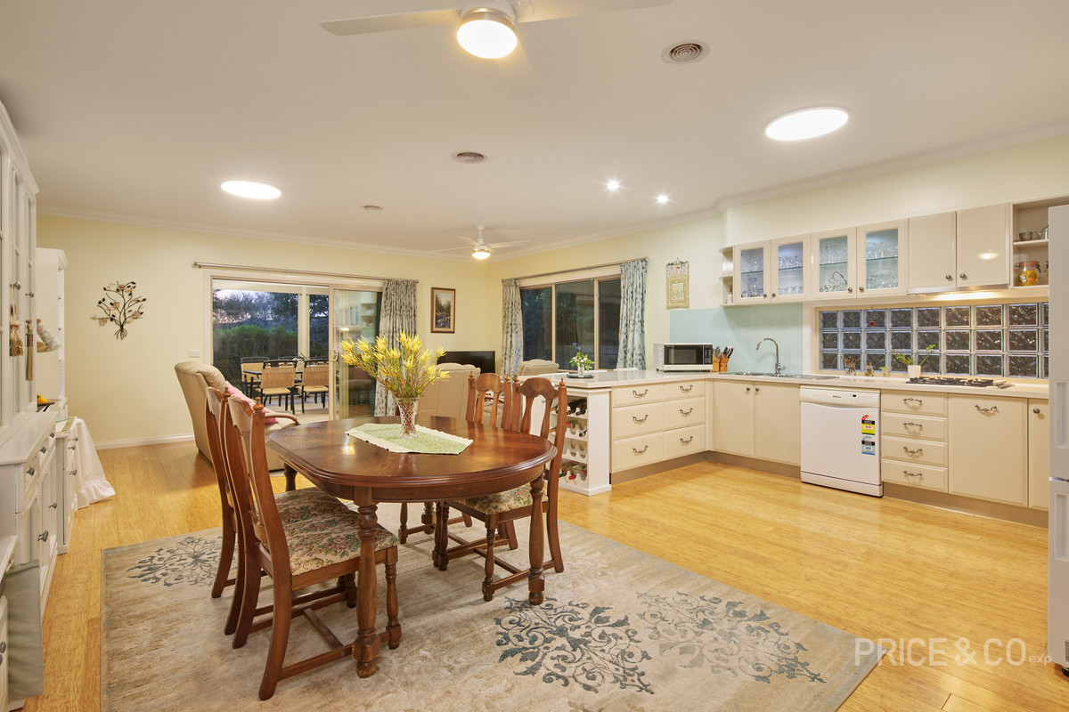 Residential for sale in Drouin, 25 Todman Street, Drouin VIC 3818, 680 m²