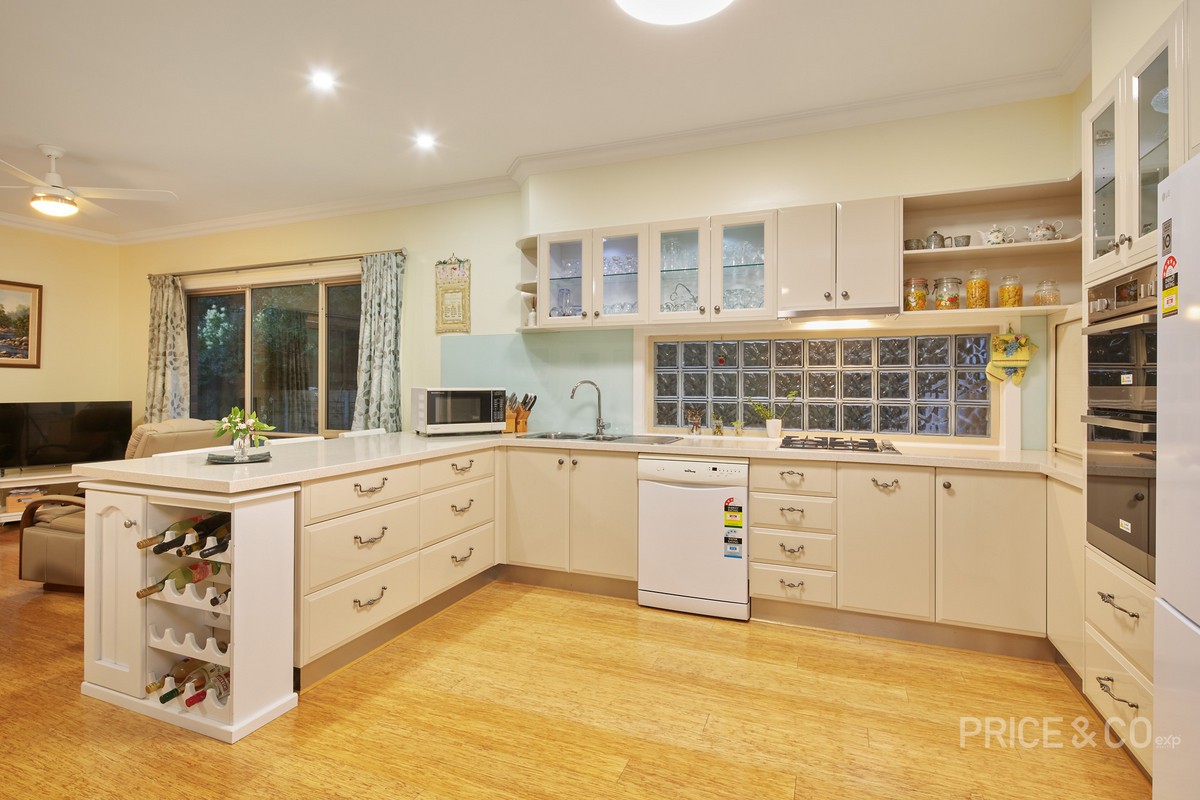 Residential for sale in Drouin, 25 Todman Street, Drouin VIC 3818, 680 m²