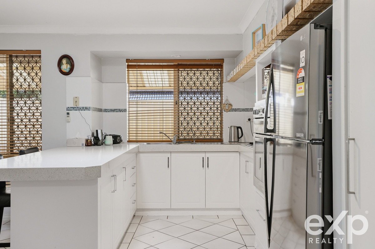 Residential for sale in Cooloongup, 25 Nabberu Loop, Cooloongup WA 6168, 602 m²