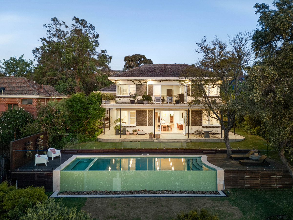 Residential for sale in Ivanhoe, 12 Rockbeare Grove, Ivanhoe VIC 3079, 2340 m²