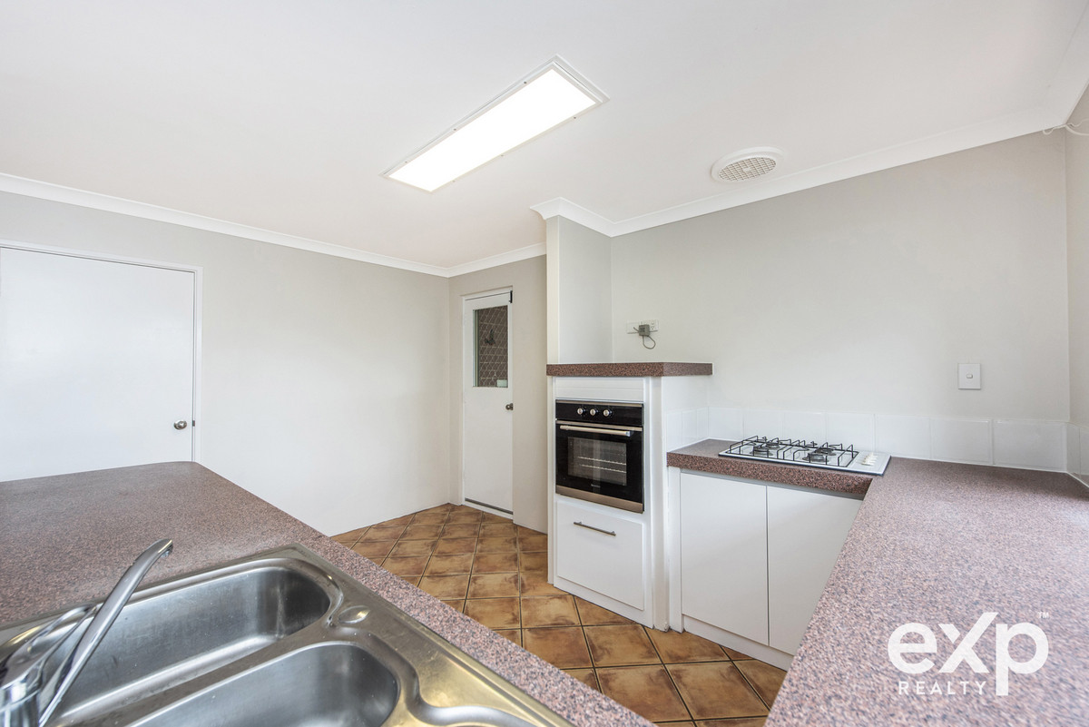 Residential for sale in Dawesville, 15 Kennett Place, Dawesville WA 6211, 743 m²