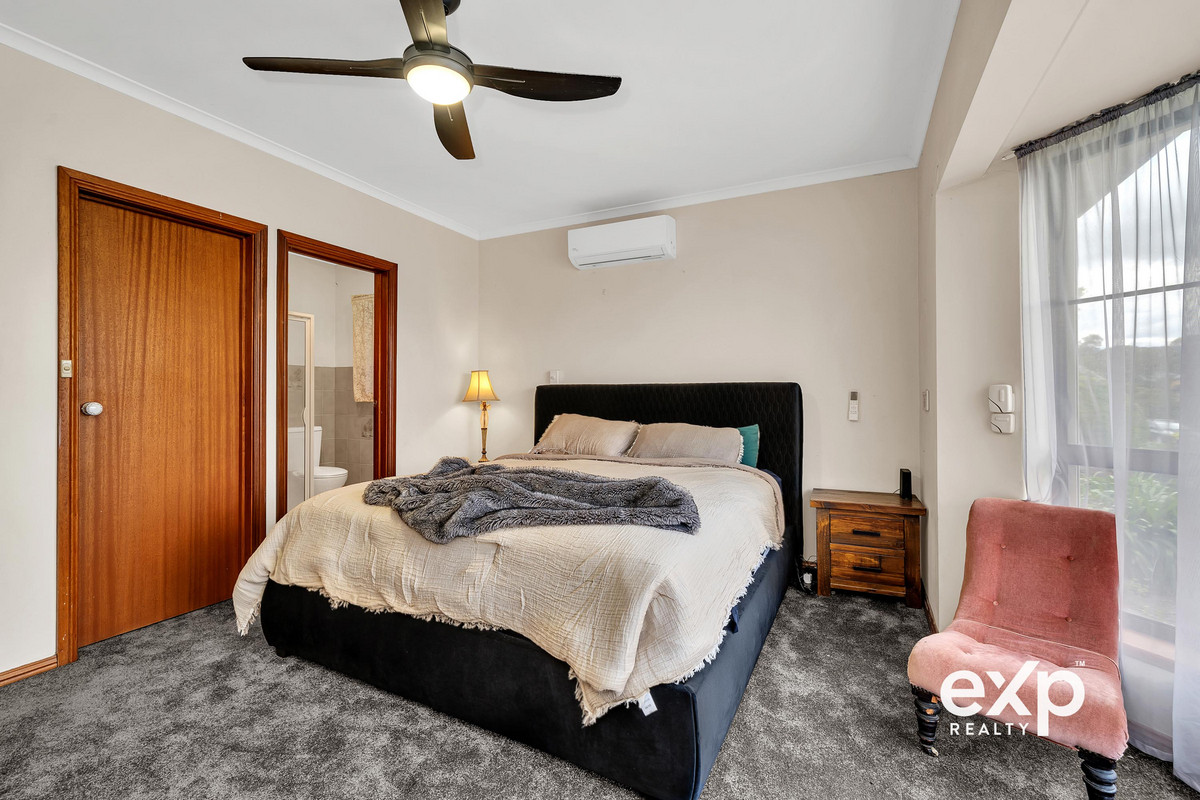 Residential for sale in Flagstaff Hill, 27 Torresan Crescent, Flagstaff Hill SA 5159, 560 m²