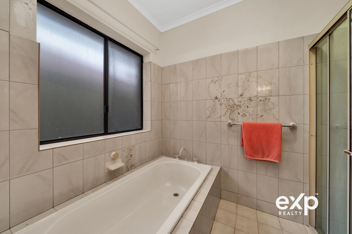 Residential for sale in Flagstaff Hill, 27 Torresan Crescent, Flagstaff Hill SA 5159, 560 m²