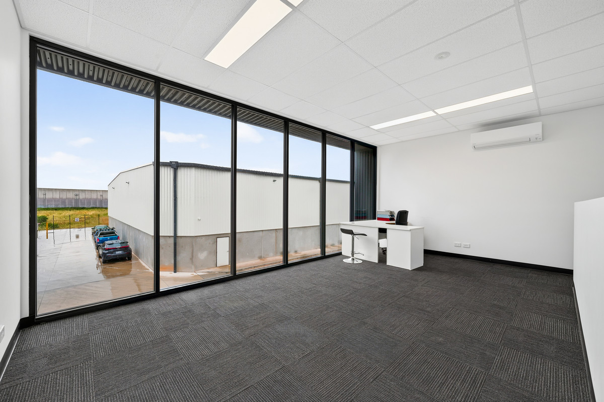Commercial for sale in Edinburgh North, 4/7B Peachey Road, Edinburgh North SA 5113, 272 m²