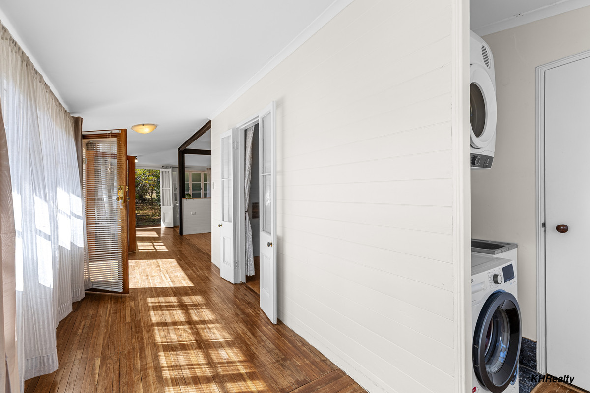 A CHARACTER QUEENSLANDER WITH ROOM TO LIVE, WORK & ENJOY 3