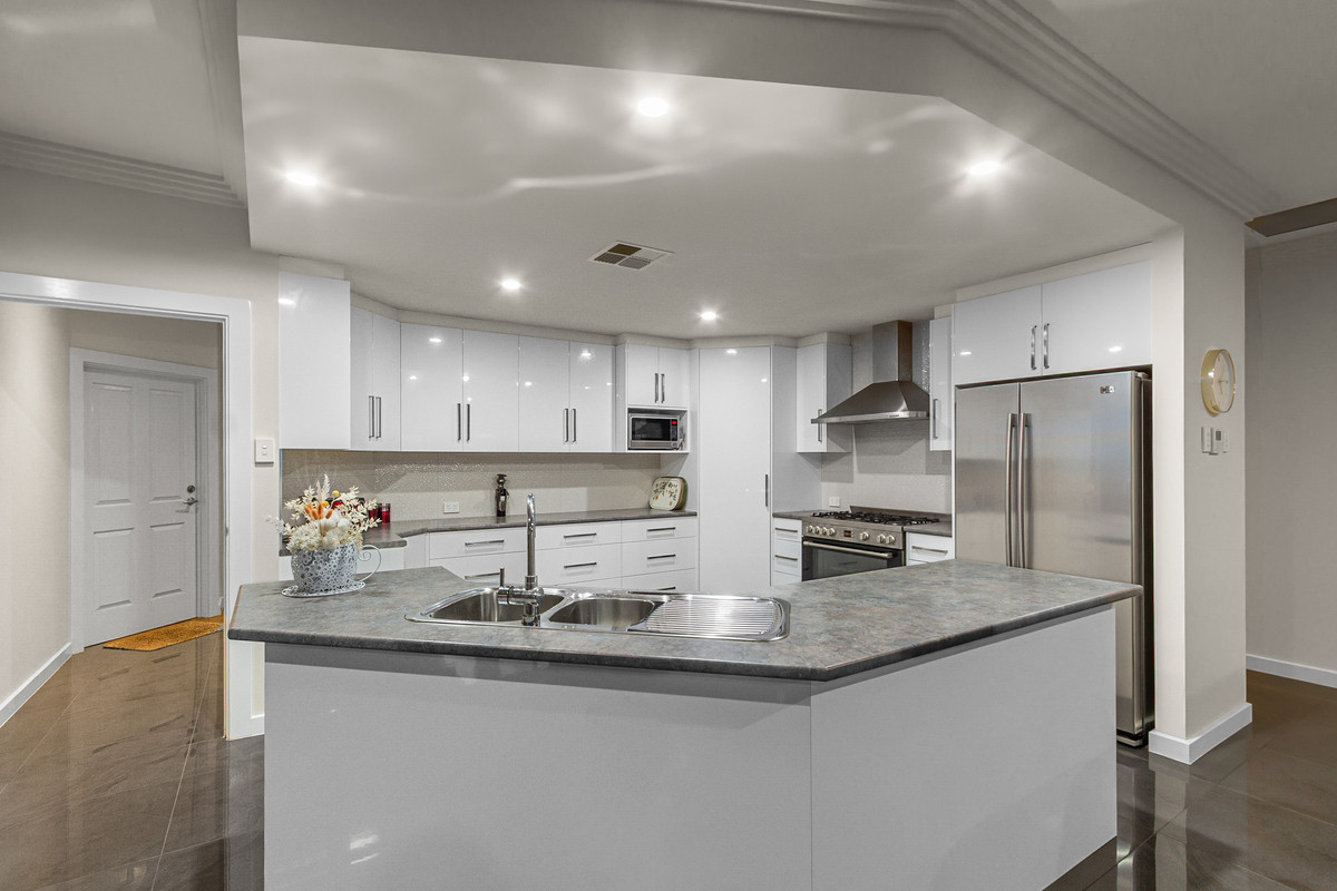 Residential for sale in Moonta Bay, 6 Westside Avenue, Moonta Bay SA 5558, 908 m²