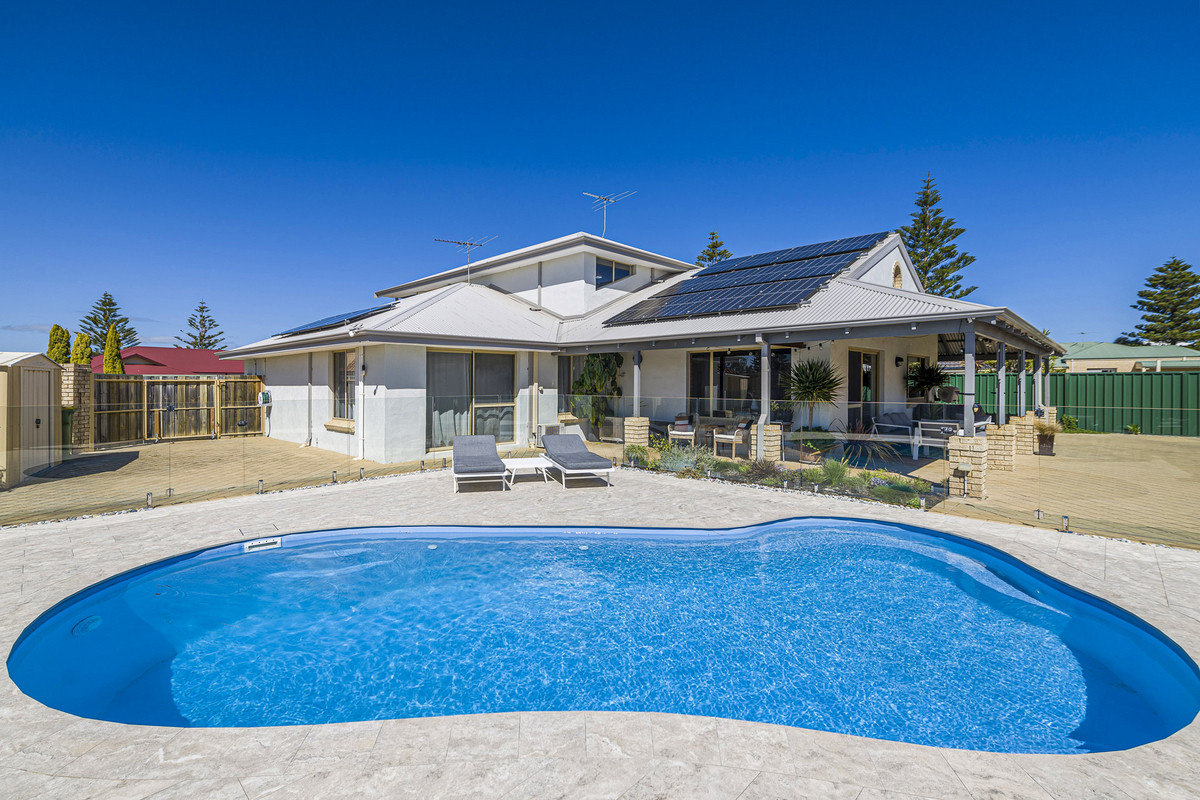 Residential for sale in Warnbro, 3 Venice Retreat, Warnbro WA 6169, 656 m²