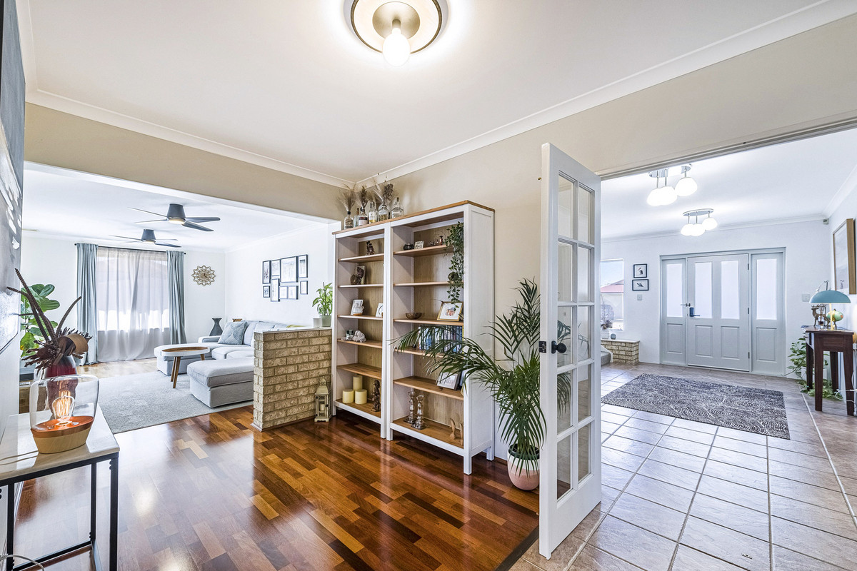 Residential for sale in Warnbro, 3 Venice Retreat, Warnbro WA 6169, 656 m²