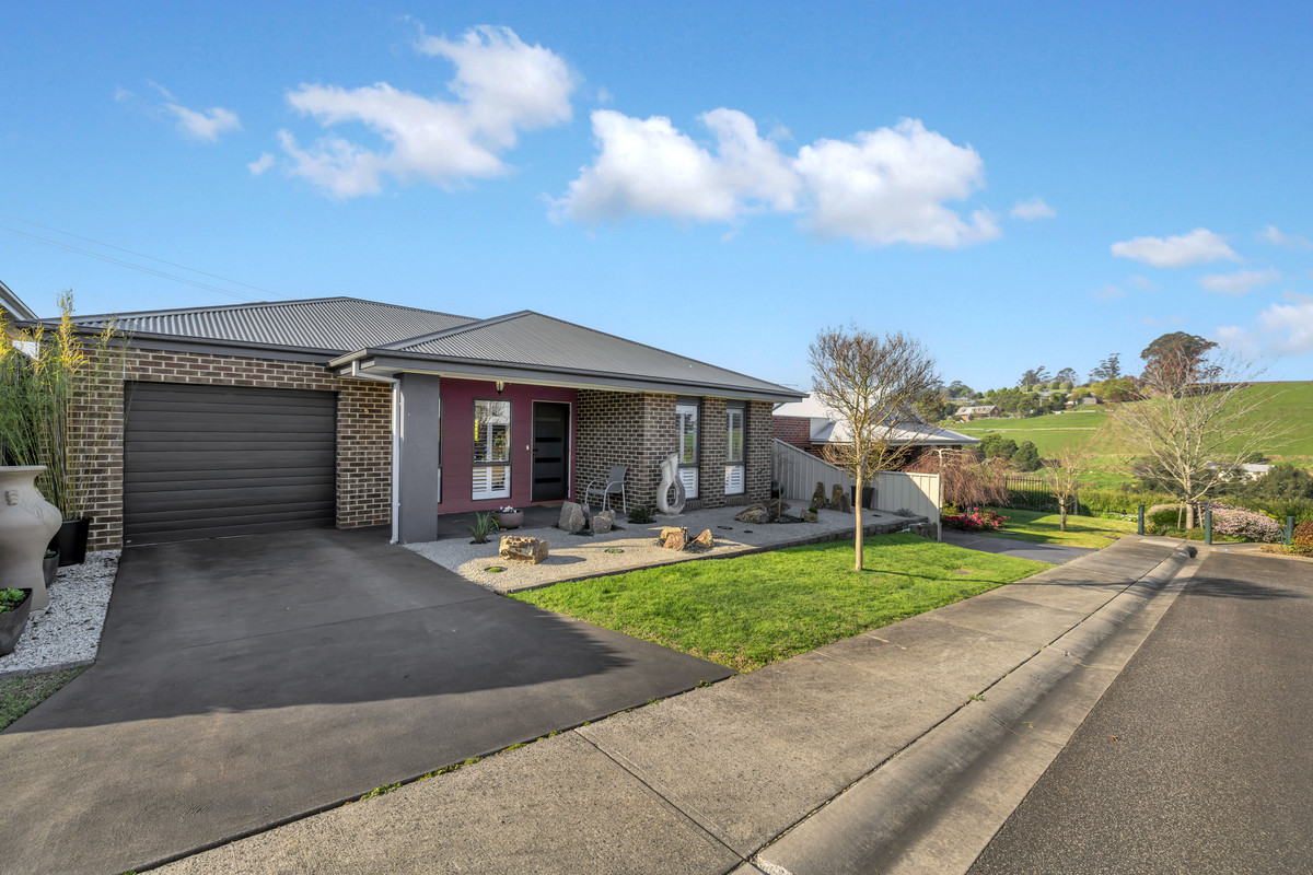 Residential for sale in Neerim South, 5 Stephens Court, Neerim South VIC 3831, 363 m²