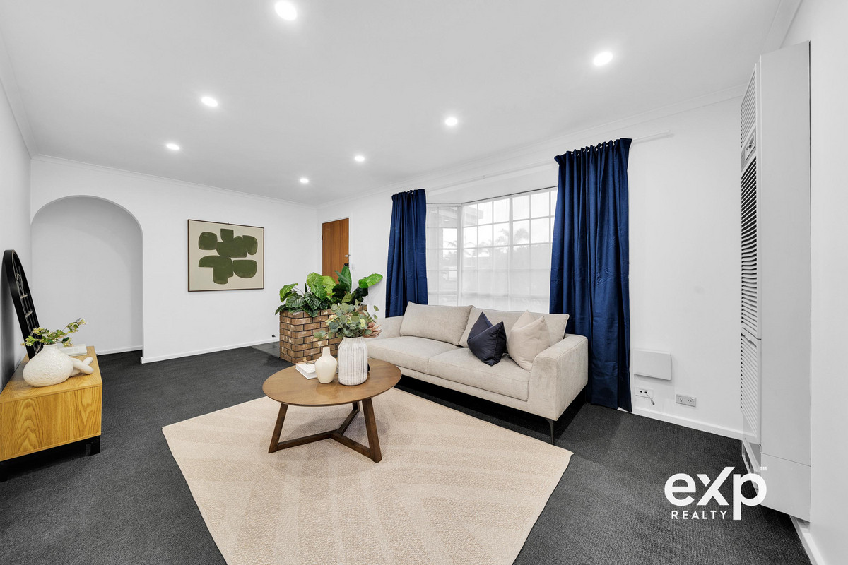 Residential for sale in Paralowie, 32 Bermudez Crescent, Paralowie SA 5108, 570 m²