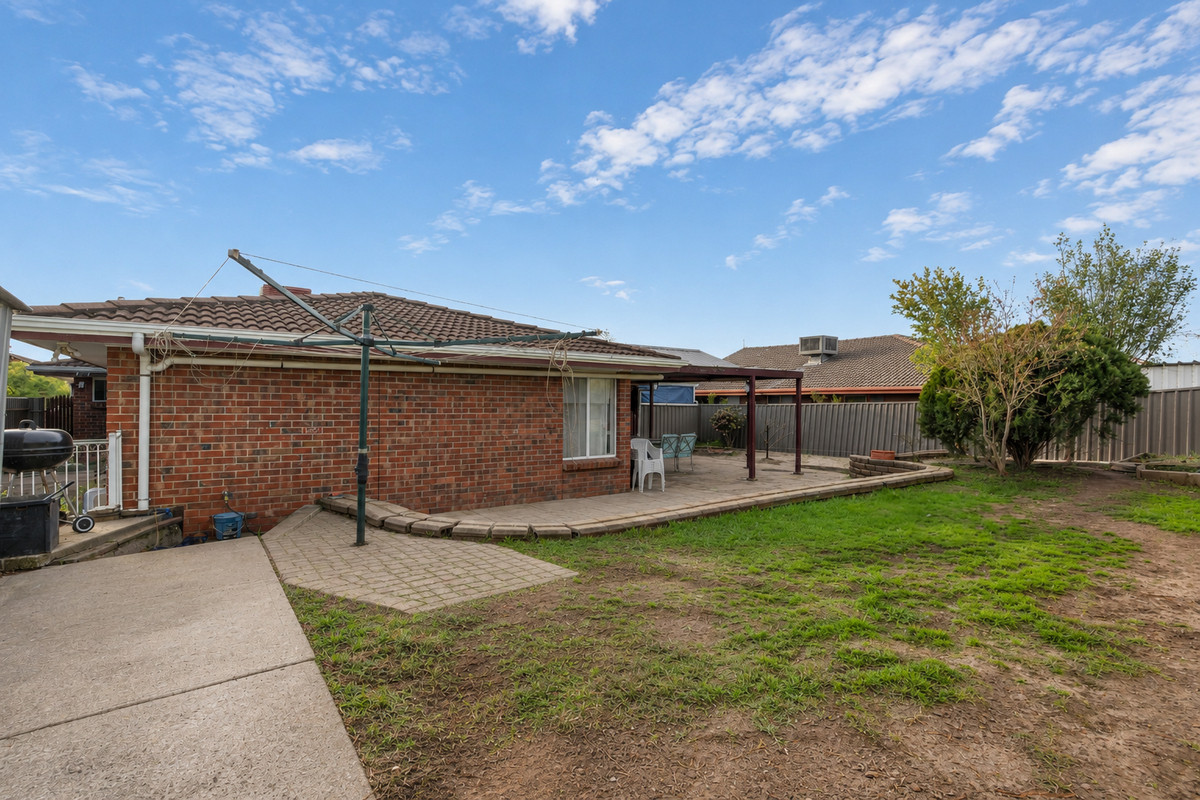 Residential for sale in Woodcroft, 3 TRAEGER Court, Woodcroft SA 5162, 600 m²