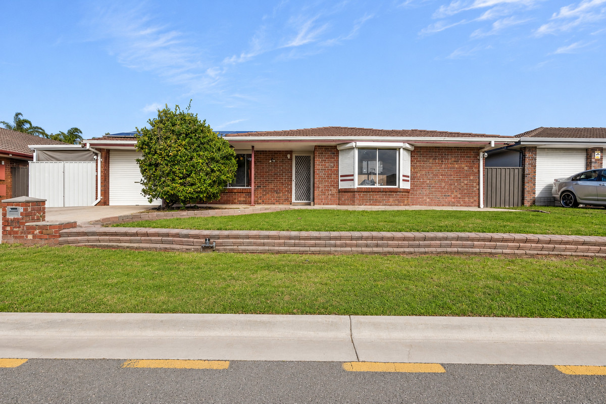 Residential for sale in Woodcroft, 3 TRAEGER Court, Woodcroft SA 5162, 600 m²